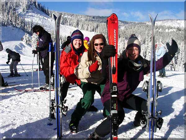 Montana ski lessons at Lost Trail Powder Mountain Ski Resort located just 4 miles from Moose Creek Estates mountain land for sale.